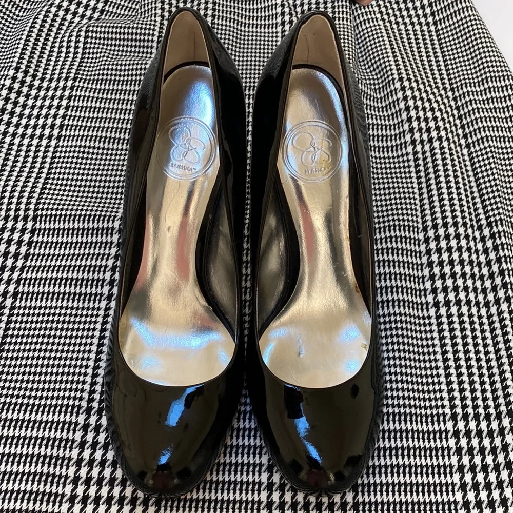 Jessica Simpson Patent Black heels 7.5 Size - Picture 2 of 7
